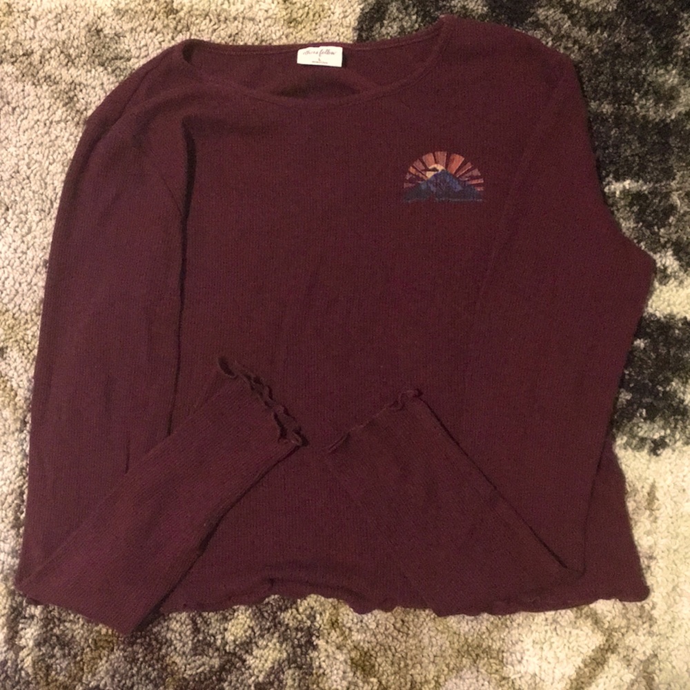 Cropped long sleeve shirt